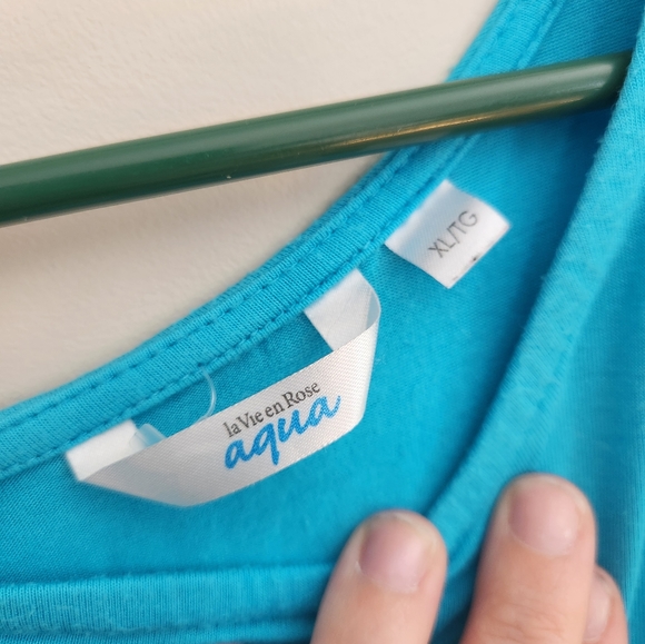 La Vie en Rose bathing suit cover. - Picture 2 of 3